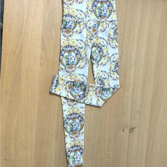 Terez Womens Size XS Gold Baroque Duoknit Leggings NWT - Picture 9 of 9